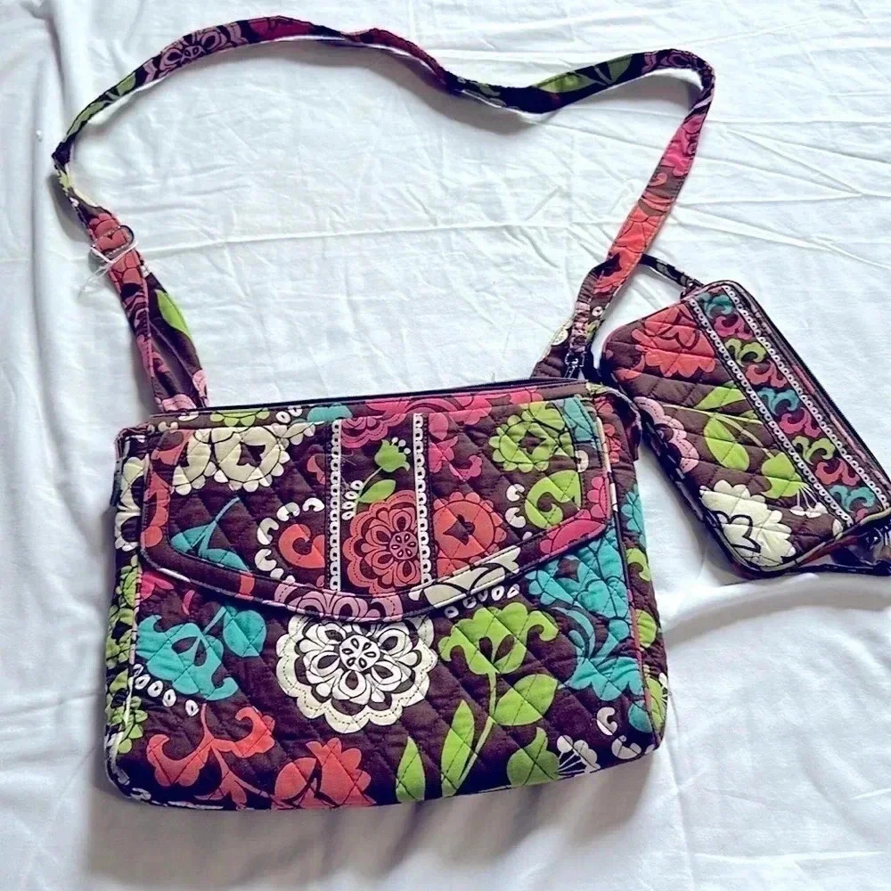 Vera Bradley purse and matching wallet set crossbody